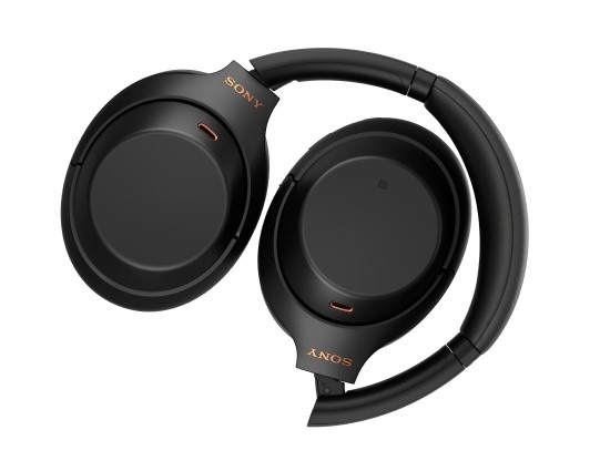 „Sony“ pristato vienas geriausiai triukšmą slopinančias belaides ausines „WH-1000XM4“