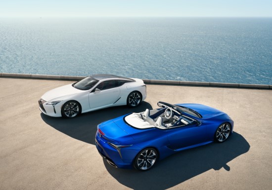 „Lexus“ pristato atnaujintą LC 500 kupė ir naują „LC 500 Convertible“