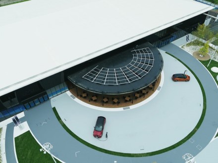 „Nissan Pavilion“ nori jūsų elektromobilio energijos © „Nissan“ nuotrauka