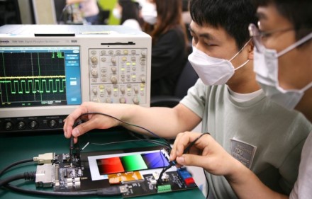 „Samsung Display“ OLED ekranuose kintantis atnaujinimo dažnis leidžia sutaupyti energijos „Samsung Display“ OLED ekranuose kintantis atnaujinimo dažnis leidžia sutaupyti energijos