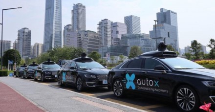 Šanchajuje į gatves išriedėjo pirmieji autonominiai taksi automobiliai