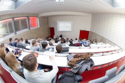 Dar 3,3 tūkst. stojančiųjų kviečiama sudaryti studijų sutartis Dar 3,3 tūkst. stojančiųjų kviečiama sudaryti studijų sutartis