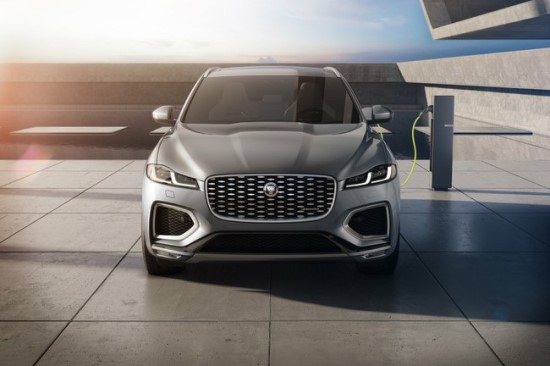 „Jaguar“ pristatė naują „F-Pace“ versiją