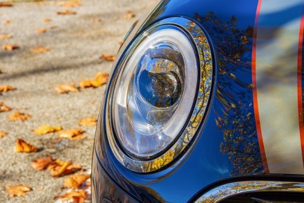 Kaip išsirinkti automobilio lemputes kelionėms rudenį?