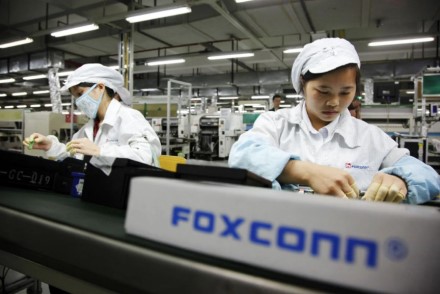 Naujųjų „iPhone“ fabriko darbuotojai verčiami dirbti per atostogas: gamykla tai neigia Naujųjų „iPhone“ fabriko darbuotojai verčiami dirbti per atostogas: gamykla tai neigia