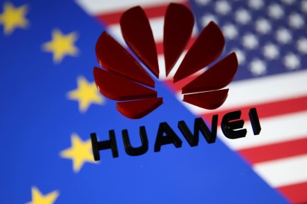 „Huawei“ situacija tampa vis sudėtingesnė: prasidėjo darbuotojų skaičiaus mažinimas
