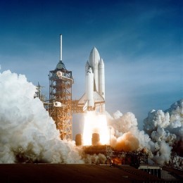Senamadiškos raketos sukuria daug šiukšlių ir yra labai didelės © NASA | commons.wikimedia.org