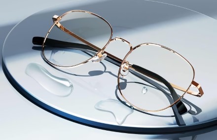 „Xiaomi“ pristatė nebrangius akinius, kurie saugo akis nuo neigiamo ekranų poveikio