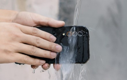Sukurtas pirmasis itin atsparus telefonas su 5G palaikymu Sukurtas pirmasis itin atsparus telefonas su 5G palaikymu