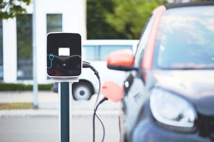 Elektromobilių noras gali išblėsti: perka taip, kad nespėjama statyti įkrovos stotelių Elektromobilių noras gali išblėsti: perka taip, kad nespėjama statyti įkrovos stotelių