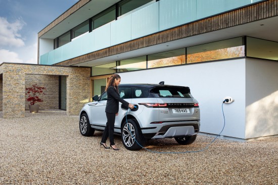 „Land Rover“ gamoje – net 6 visureigiai su „Plug-in“ varikliais