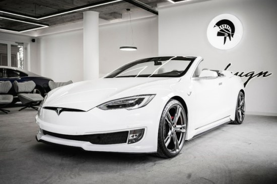 „Tesla Model S“ kabrioletas © „Ares Design“