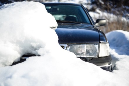 Žiemos staigmenos automobilio žibintams: ką svarbu žinoti?