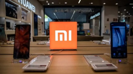 „Xiaomi“ kratosi „Huawei“ likimo: padavė JAV Vyriausybę į teismą