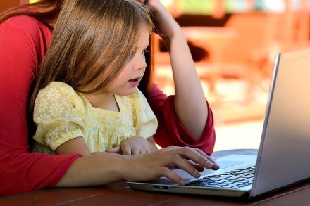 Saugesnio interneto savaitė: ką daryti, kad vaikai internete būtų saugūs