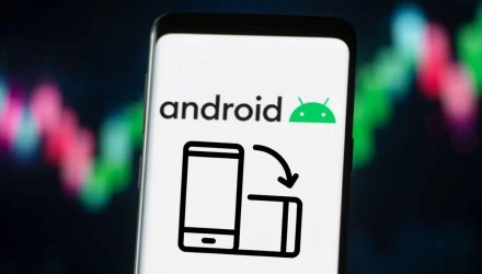 „Android 12“ telefone: vaizdas ekrane pasivers, priklausomai nuo veido padėties