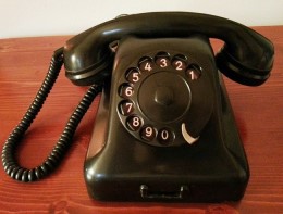 911 buvo pasirinktas dėl tokių telefonų © commons.wikimedia.org