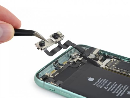„Apple“ nebenori keisti sugedusių telefonų naujais
