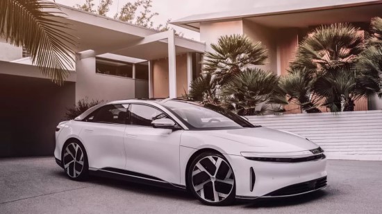 „Lucid Air“ (laukiama: 2021 metais)