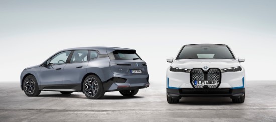 BMW atskleidė elektrinio visureigio „BMW iX“ pirmąsias versijas ir „BMW i4“ savybes BMW atskleidė elektrinio visureigio „BMW iX“ pirmąsias versijas ir „BMW i4“ savybes