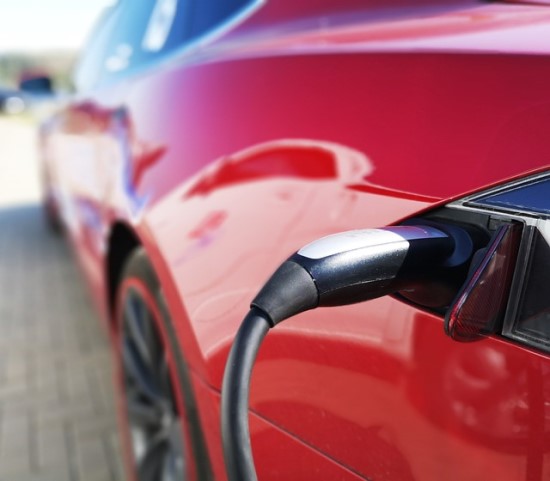 Elektromobilių skysčiai: kuo ypatingi ir ką svarbu žinoti vairuotojams? Elektromobilių skysčiai: kuo ypatingi ir ką svarbu žinoti vairuotojams?
