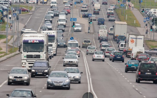 Važiuojančio automobilio išmetamų teršalų kiekį gatvėje matuos nuotolinė „akis“