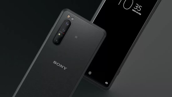 „Sony“ Europoje išleido brangiausią serijinės gamybos telefoną: kuo jis ypatingas ir kiek kainuoja?