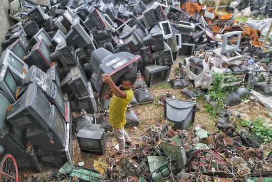 Sąvartynuose – milijonai tonų elektronikos atliekų, bet yra ir gerų žinių