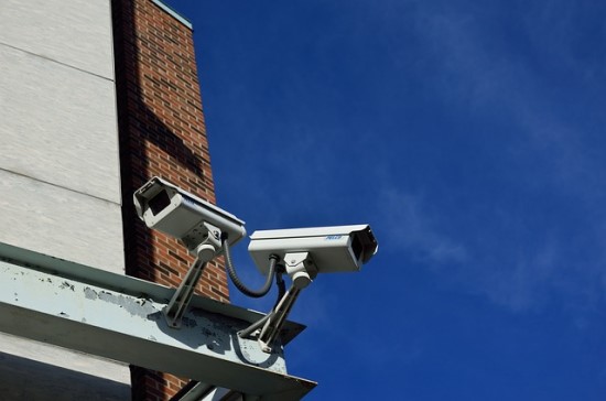 Kiniškos stebėjimo kameros – grėsmė nacionaliniam saugumui?