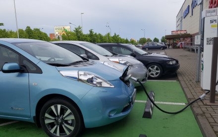 Pradedama ruoštis sparčiai elektromobilumo plėtrai Lietuvoje Pradedama ruoštis sparčiai elektromobilumo plėtrai Lietuvoje