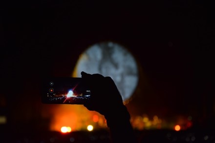 Paruoškite telefoną Joninių nakčiai: 5 patarimai, kad baterija atlaikytų iki ryto