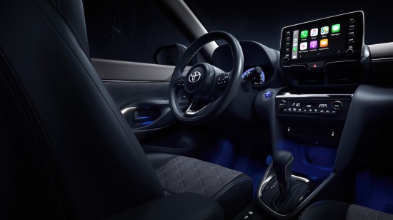 Pradėta prekyba kompaktišku SUV – „Toyota Yaris Cross Hybrid“