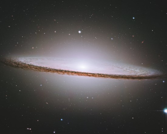 NASA/„Hubble Heritage team“ / Messier 104 galaktika, dar vadinama Sombrero galaktika dėl savo formos
