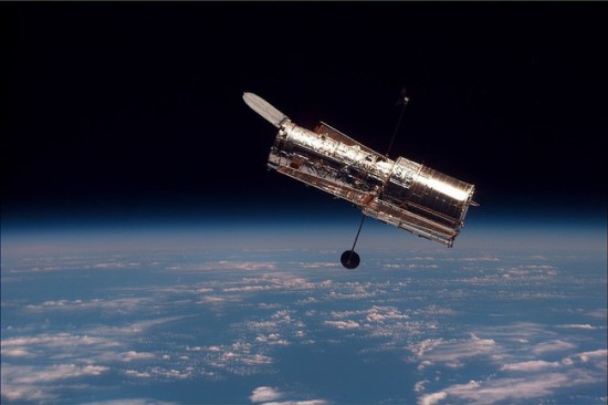 Kosminis teleskopas „Hubble“ iškeltas 1990 m. ©  wikimedia.org
