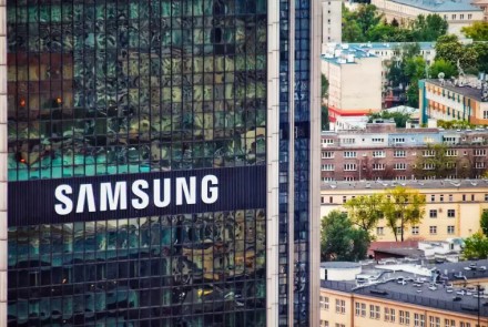 „Samsung“ reaguoja į vartotojų nepasitenkinimą: iš telefonų dings niekam nepatinkantys pasikeitimai