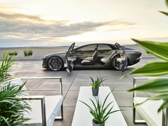 „Audi Grandsphere“: pirmąja klase ateities link „Audi Grandsphere“: pirmąja klase ateities link