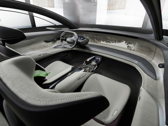 „Audi Grandsphere“: pirmąja klase ateities link „Audi Grandsphere“: pirmąja klase ateities link