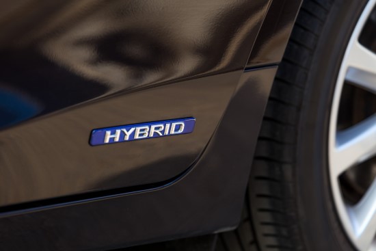 Iš tinklo įkraunami hibridai: ar jie gali atstoti iš karto du automobilius? Iš tinklo įkraunami hibridai: ar jie gali atstoti iš karto du automobilius?