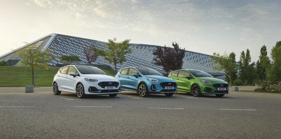 „Ford“ pristato „Fiesta“ hečbeką bei sportiškąjį „Fiesta ST“