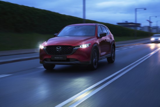 „Mazda“ atnaujino populiarųjį CX-5 „Mazda“ atnaujino populiarųjį CX-5