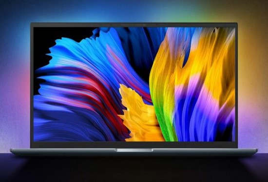 OLED ekranų skiriamasis bruožas - gražiai atrodančios spalvos ir mažas  © ASUS