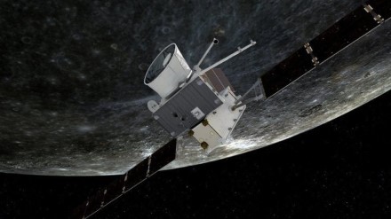 EKA / „BepiColombo“ zondo, skriejančio aplink Merkurijų, iliustracija