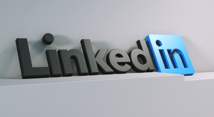 „Microsoft“ nutraukia savo socialinio tinklo „LinkedIn“ veiklą Kinijoje