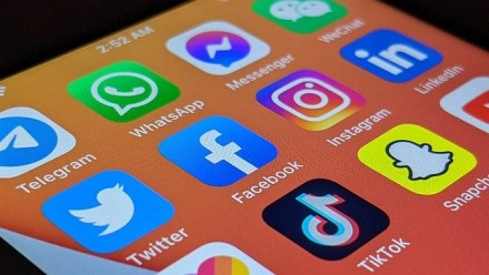 „Facebook“ atsinaujina: planuoja pakeisti pavadinimą ir bendrovės prekės ženklą „Facebook“ atsinaujina: planuoja pakeisti pavadinimą ir bendrovės prekės ženklą
