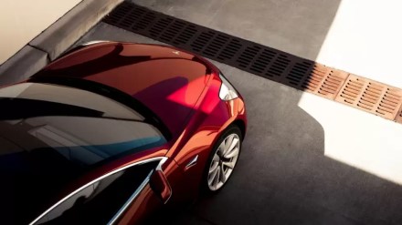 „Tesla“ užvaldo Vokietijos automobilių rinką