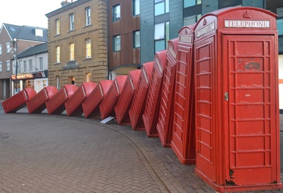 Britai gelbės 5 tūkst. raudonųjų telefono būdelių, Lietuvoje taksofonų dienos suskaičiuotos