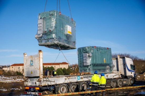 „Kauno energija“ / Į „Mokslo salą“ atkeliavo 30 tonų sveriančios šalčio mašinos