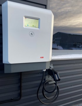 „ABB Terra DC Wallbox“ stotelė