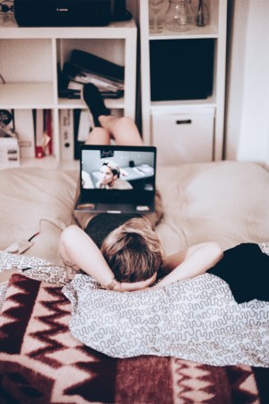 Pandemija pasitarnavo video platformoms – maždaug kas penktas šalyje naudojasi mokamu TV turiniu