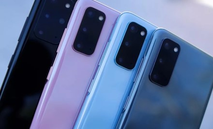 Telefonų pardavimai mažėjo, bet rinkos dalį sugebėjo didinti „Samsung“ ir „Apple“